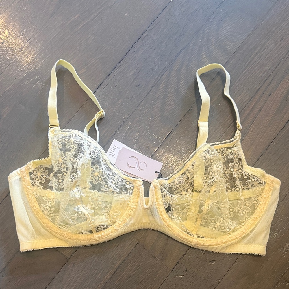 Sheer Lace Underwire Bra in Pale Yellow
